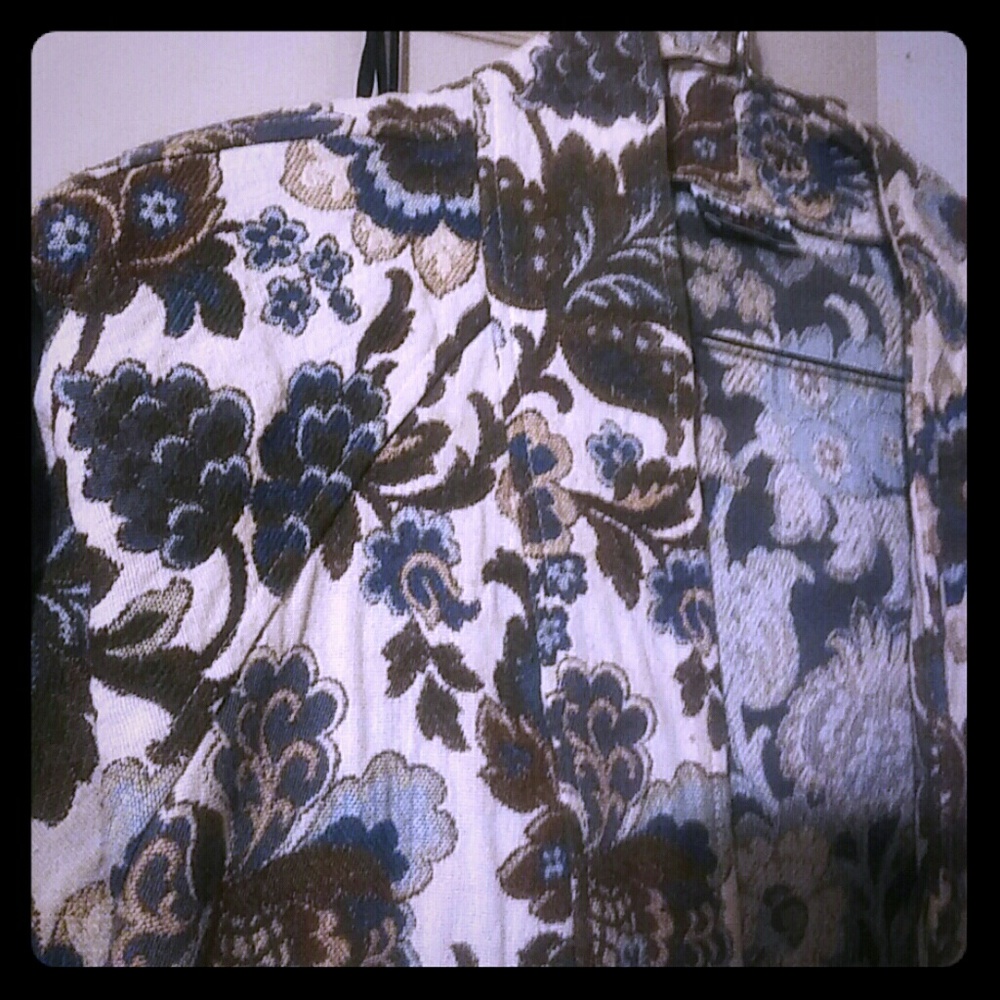 Tapestry jacket one button